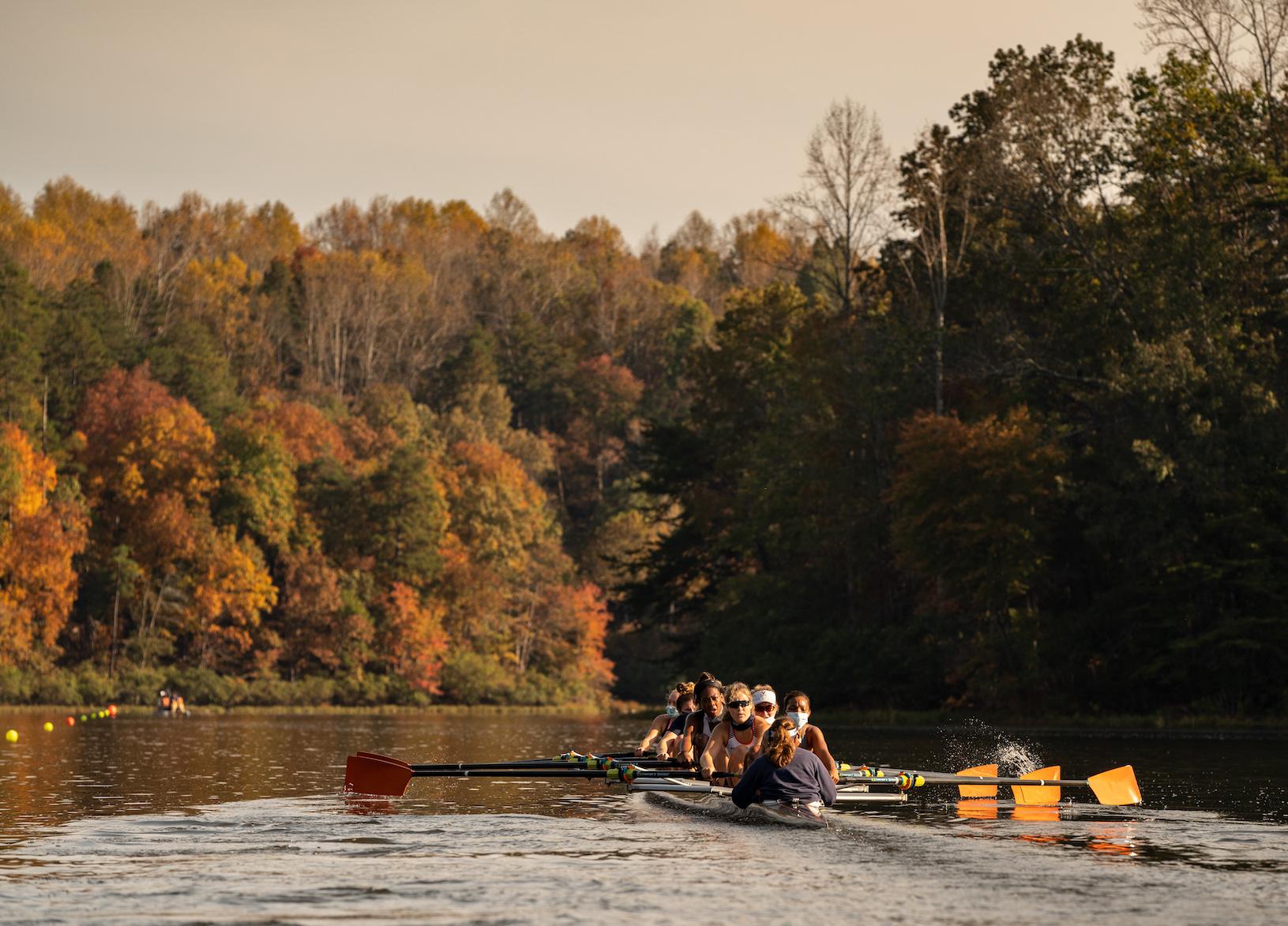 UVA Women's rowing team in Fall